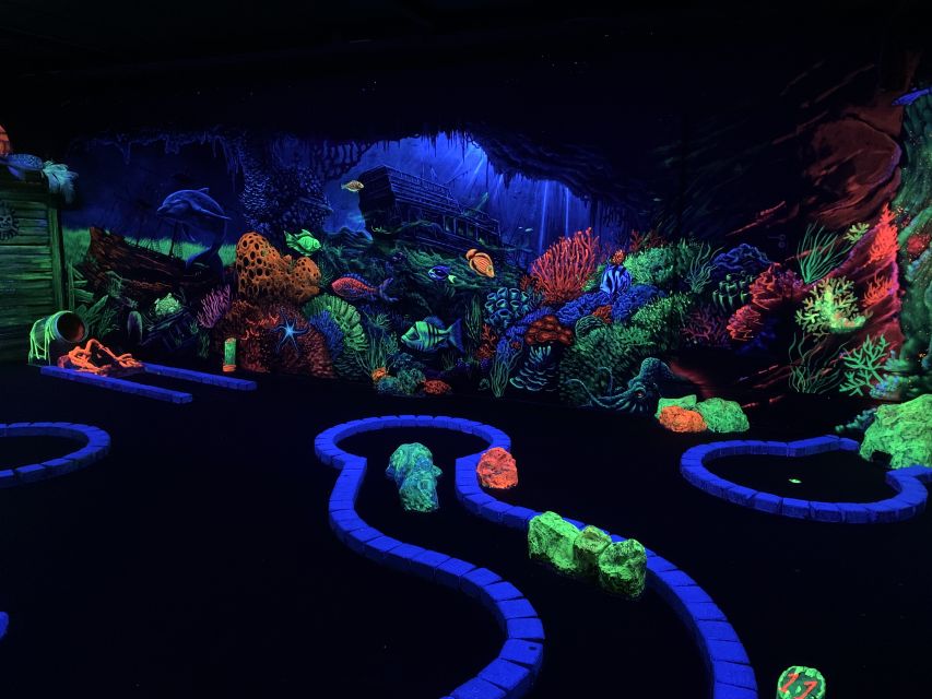 Amsterdam: 12-Hole Glow-in-the-Dark Mini-Golf Experience - Customer Reviews