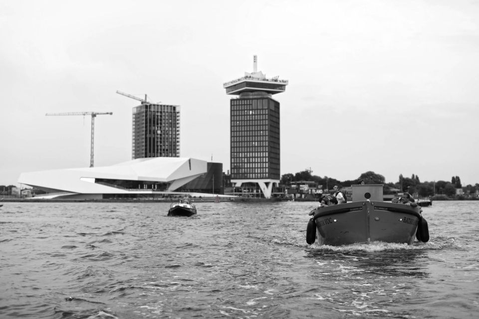 Amsterdam: Apéro Boat Cruise With a French Guide & Aperitif - Gift Option for Special Occasions