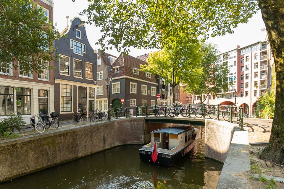Amsterdam: Boat Cruise With Drinks and Nibbles - Additional Cruise Details