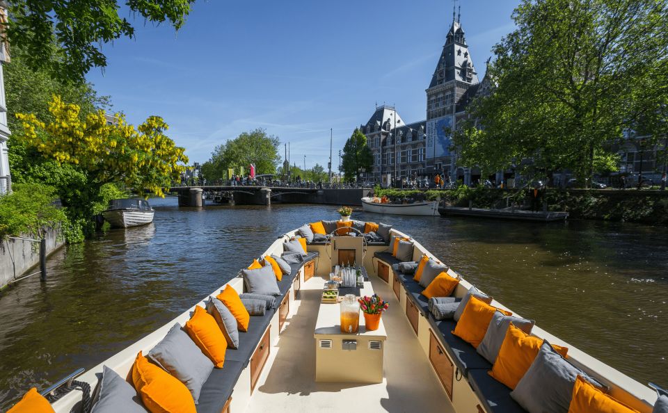 Amsterdam: Canal Cruise in German With Unlimited Drinks - Inclusions