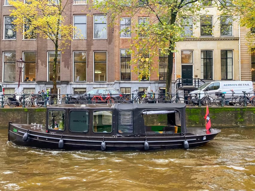 Amsterdam: Smoke and Lounge City Boat Cruise - Location and Booking