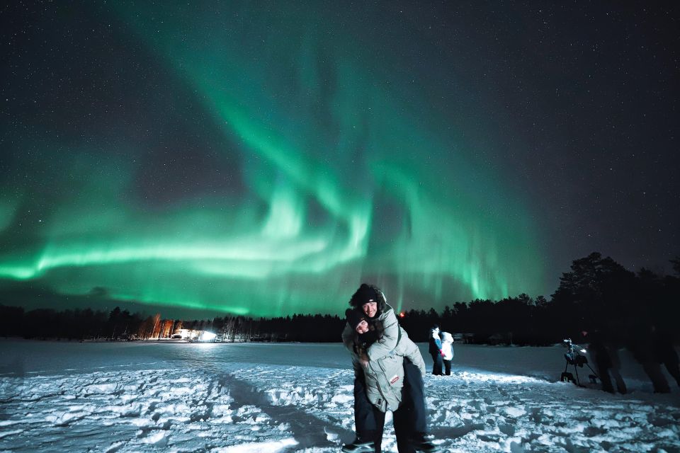 Aurora Hunting Pro Tour With Photography - Northern Lights Viewing Strategy