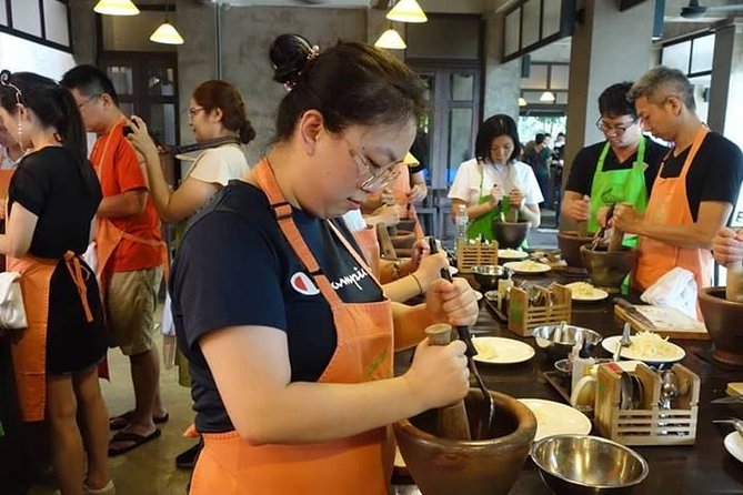 Baipai Thai Cooking School Class in Bangkok - Common questions