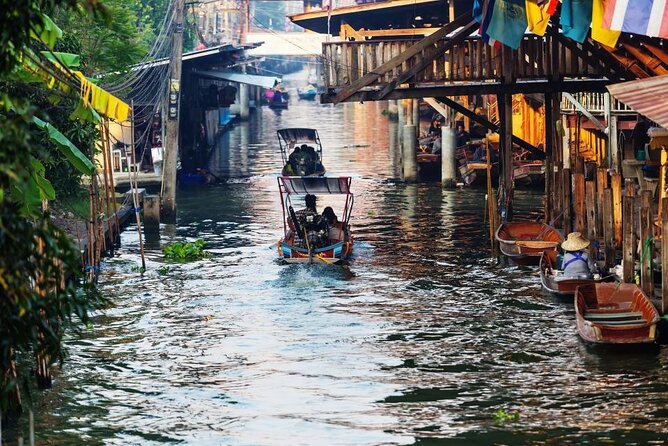 Bangkok Damnoen Saduak, Train Market and Mahanakhon Day Trip - Lunch and Local Cuisine