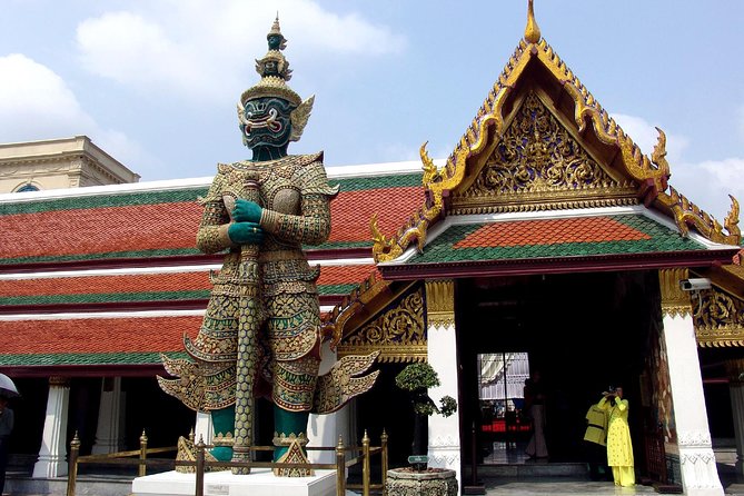 Bangkoks Grand Palace Tour With Hotel Pick up - Common questions