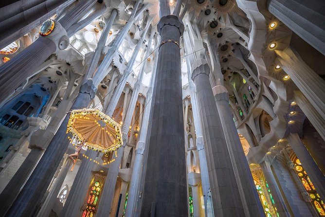 Barcelona: Private Evening Tour of Sagrada Familia With Expert Guide - Common questions