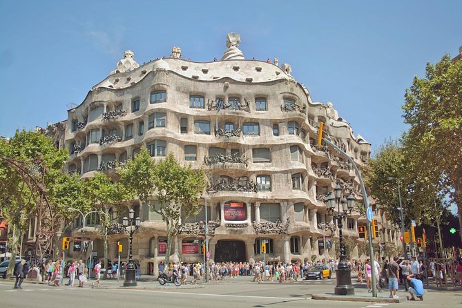 Barcelona Private Walking Tour With Skip the Line La Pedrera and Casa Batllo - Customer Reviews