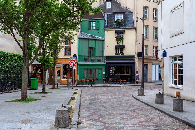 Batignolles Private Tour, Explore the Art & Bohemian Neighbourhood of Paris - Tour Accessibility