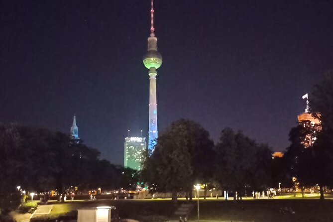 Berlin by Night by Private Minivan Highlights and Taylor Made - Handy Directions for Your Tour