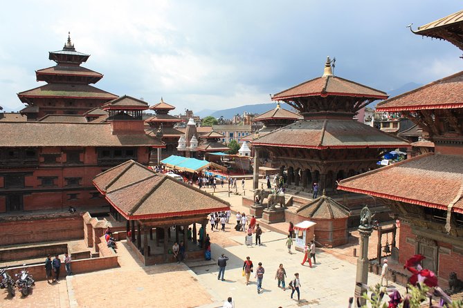 Bhaktapur Darbar, Patan Darbar Square & Changu Narayan in 1 Day - Common questions