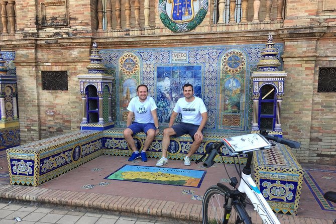 Bike Tour Through the Monumental Area of Seville - Common questions