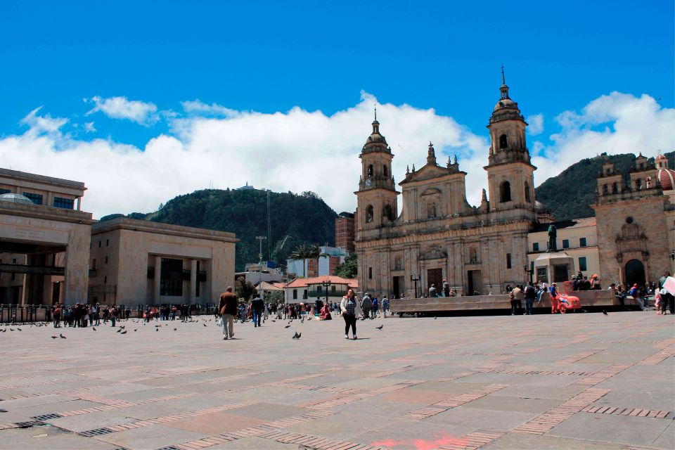 Bogota: La Candelaria Highlights Walking Tour - Customer Reviews
