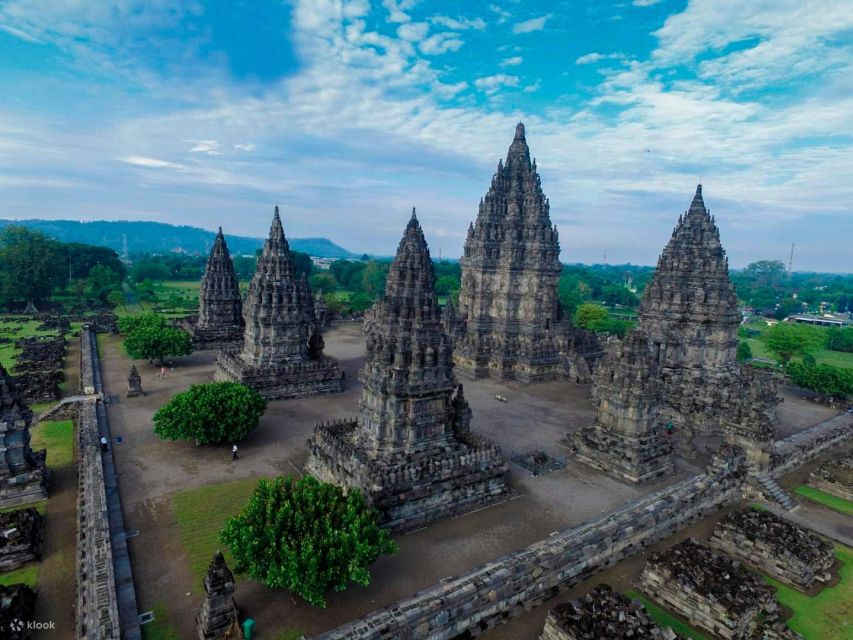 Borobudur, Prambanan Climb up Included Hotel 1Night - Booking and Ticket Information