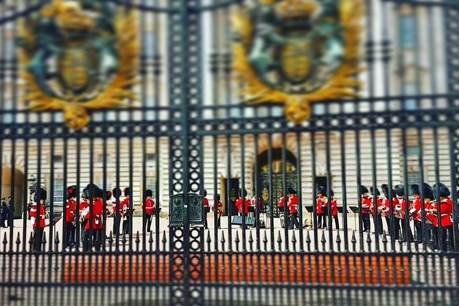 British Royalty Walking Tour Including the Changing of the Guard! - Copyright and Legal