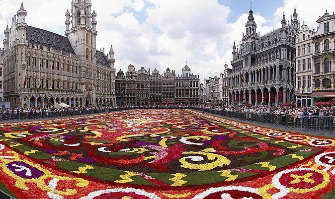 Brussels: Historic Lower Town & Charming Upper Town Private Tour - Key Points