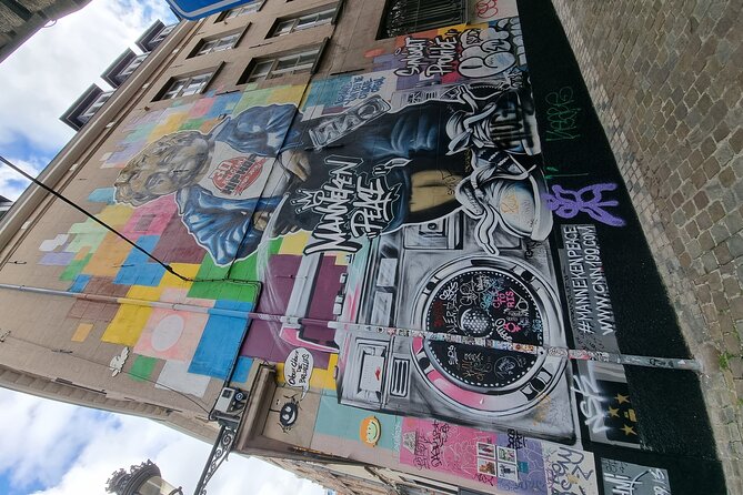 Brussels Through Its Comics Murals - Common questions