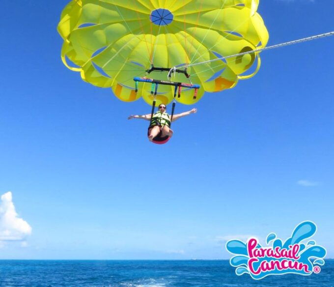 Cancun: Parasailing Over Cancun Bay - Inclusions