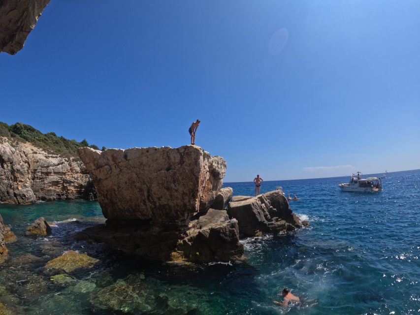 Cape Kamenjak: Guided Kayak Tours Snorkeling, Cave & Cliff - Booking Tips and Recommendations