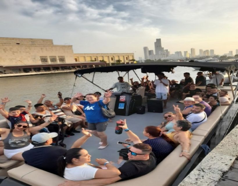 Cartagena: Bay Boat Tour With Open Bar and Dj! - Pricing and Refund Policy