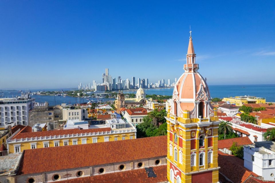 Cartagena: City Tour From Sea to Land City Tour Navigation - Additional Inclusions and Features