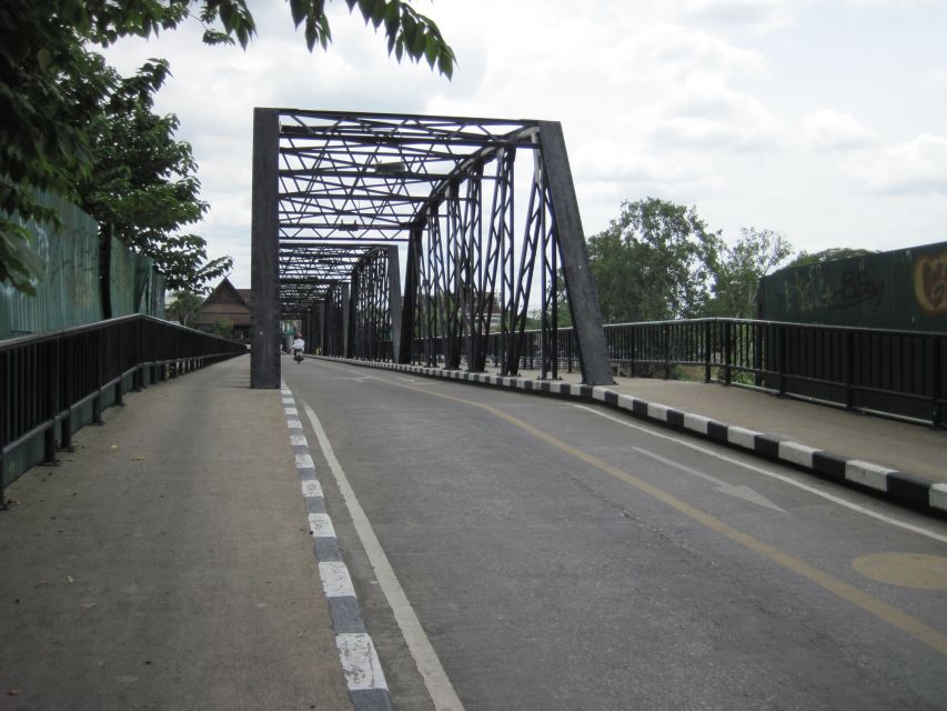 Chiang Mai: Guided Historical City Tour by Bike With Lunch - Booking and Reservation Details