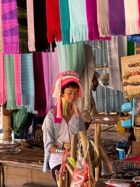 Chiang Rai: Popular Sightseeing Tour 8 Places - Small Group - Choui Fong Tea Plantation