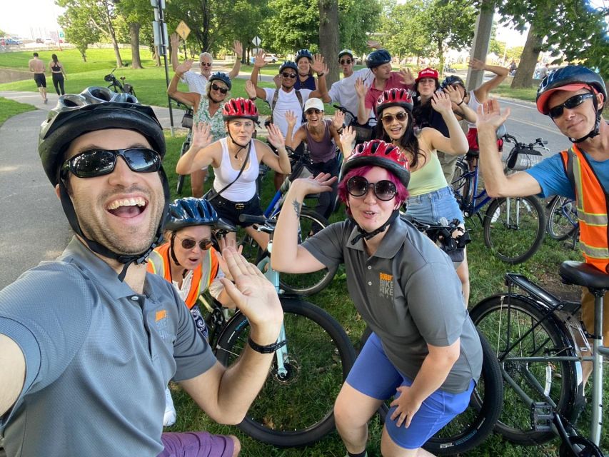 Chicago: Bikes, Bites, and Brews Biking Tour - Review Summary