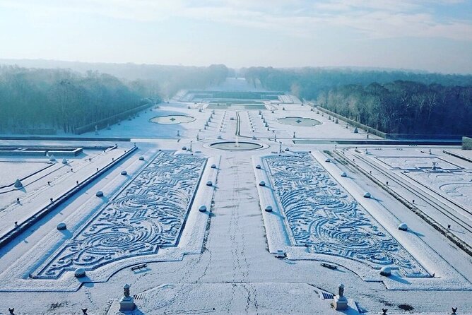 Christmas Fairytale: Vaux-Le-Vicomte Chateau Private Guided Tour - Insider Tips for Visiting