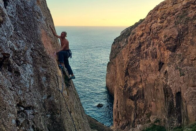 Climbing And Surfing Experience Around Lisbon - Pickup and Transportation Information