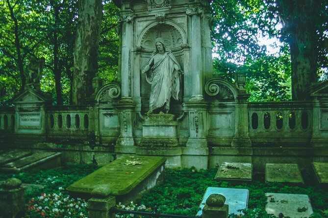 Cologne: Melaten Cemetery With Old Town Private Tour - Refund Details