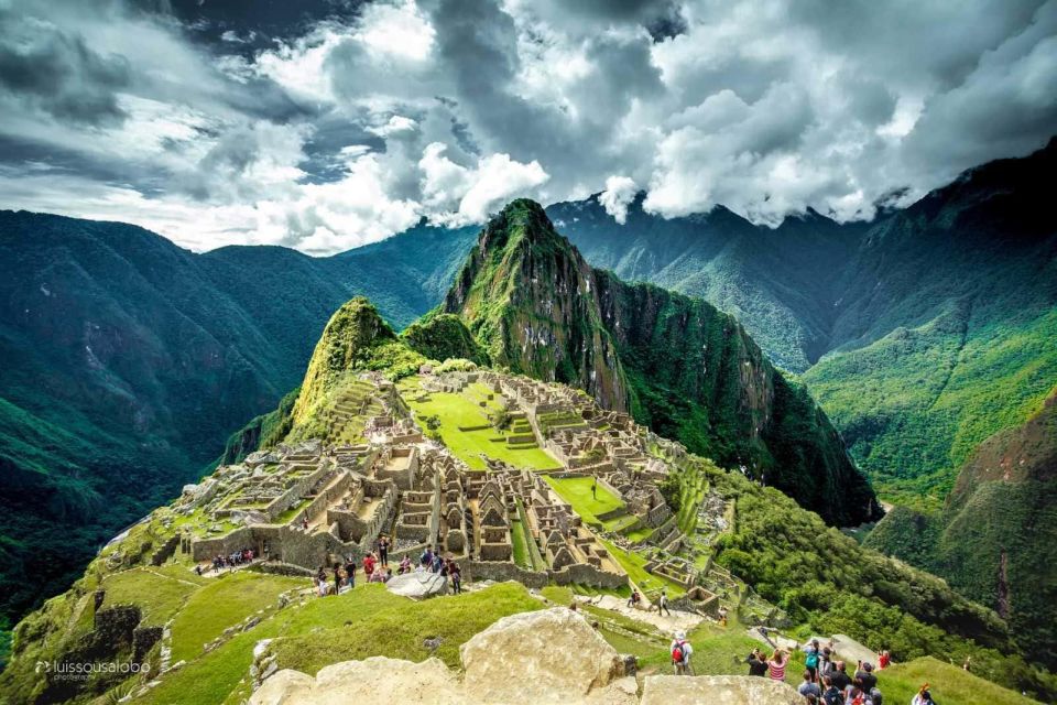 Cusco 2-Day Tour to Machu Picchu by the Abra Malaga Route - Meals and Accommodation