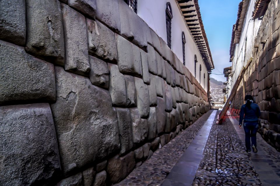 Cusco: Legends and History Night Tour With Pisco Sour - Expert Guide Insights