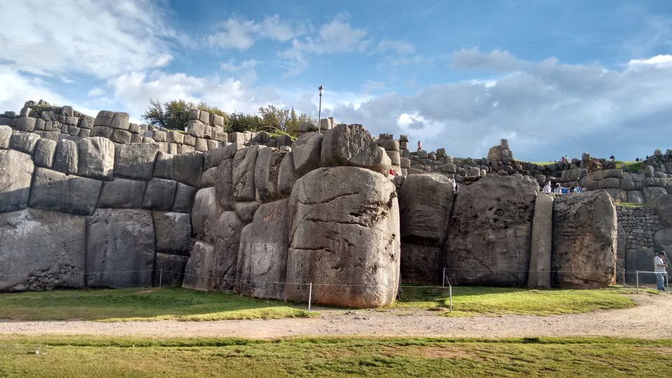 Cusco: Private Morning City Tour of Cathedral and Inca Sites - Common questions