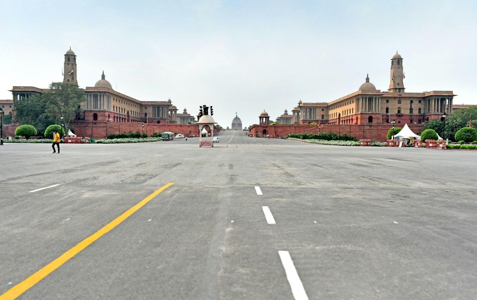 Delhi: Old and New Delhi Private Guided Trip in 4 or 8 Hours - Parliament House and Qutub Minar Visit