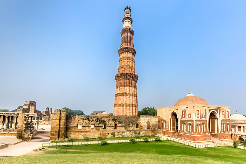 Delhi: Private Guided Tour of Old and New Delhi Sightseeing - Additional Information and Key Highlights