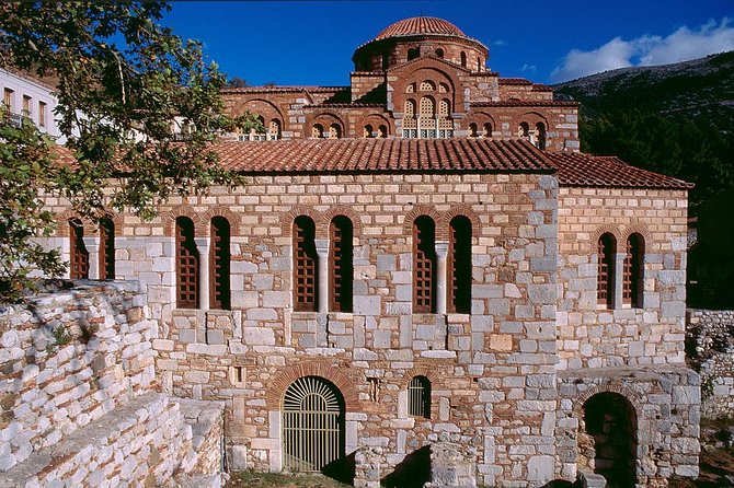 Delphi and Hosios Loukas Monastery Full-Day Trip With Wi-Fi  - Athens - Amenities Included