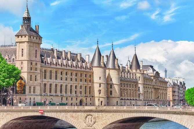 Departure Transfer: Paris Hotels to Paris Train Stations by Van - Booking Confirmation