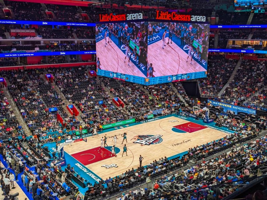 Detroit: Detroit Pistons Basketball Game Ticket - Arena Atmosphere