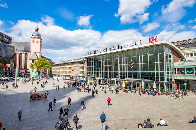 Discover Cologne'S Most Photogenic Spots With a Local - Tour Group Size and Adaptability