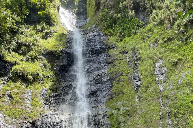 Discovering the Emblematic Sites of Tahiti - Sacred Valleys and Grottos