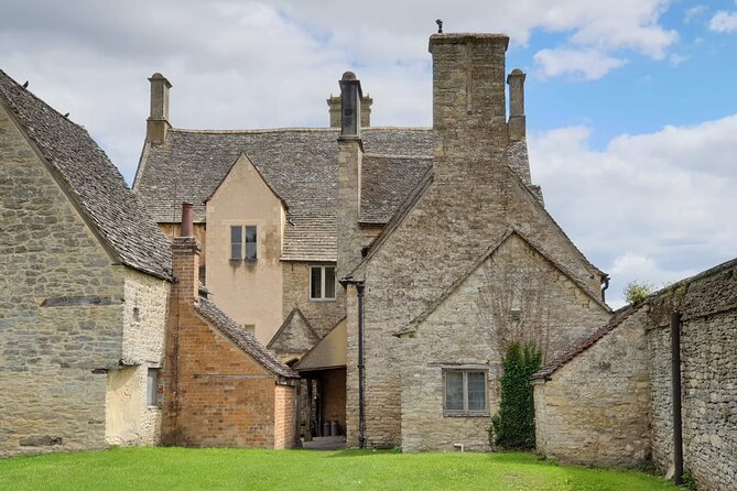 Downton Abbey Day In The Cotswolds Tour - Traveler Assistance Details