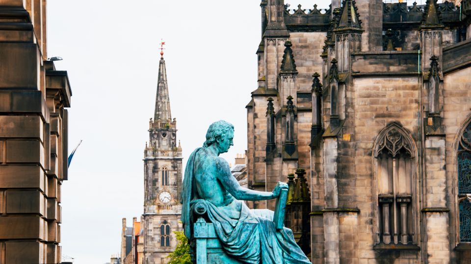 Edinburgh: Discover Edinburgh Walking Tour - Common questions