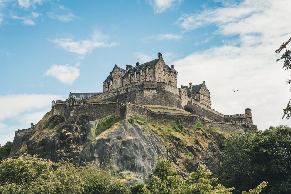 Edinburgh Fun Puzzle Treasure Hunt! Team Race Routes! - Booking Information