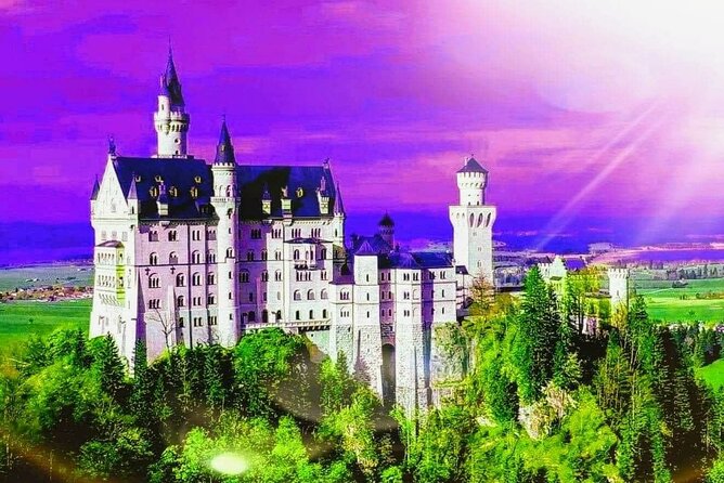 EXCLUSiVE Skip-The-Crowds Neuschwanstein and Linderhof Castle Tour From Munich Incl. TICKETS - Castle Experience and Guide Expertise