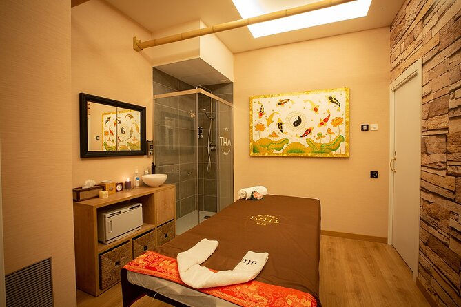 Exfoliating and Moisturizing Body Treatment of 60 Min in THAI MASSAGE ALURA - Last Words