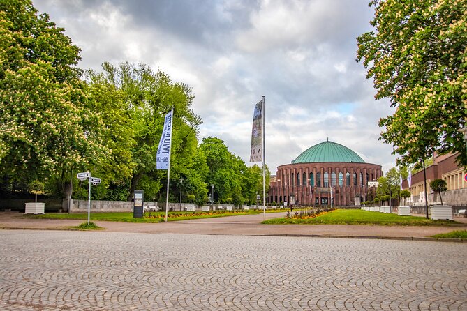 Explore Dusseldorf in 1 Hour With a Local - Tour Highlights and Landmarks