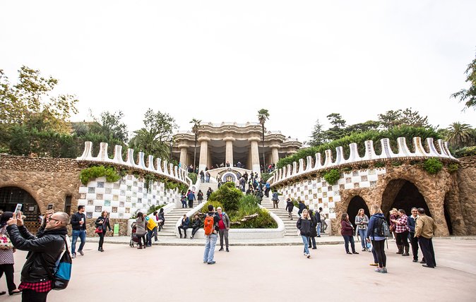 Fast Track: Sagrada Familia and Park Güell Guided Tour - Lowest Price Guarantee