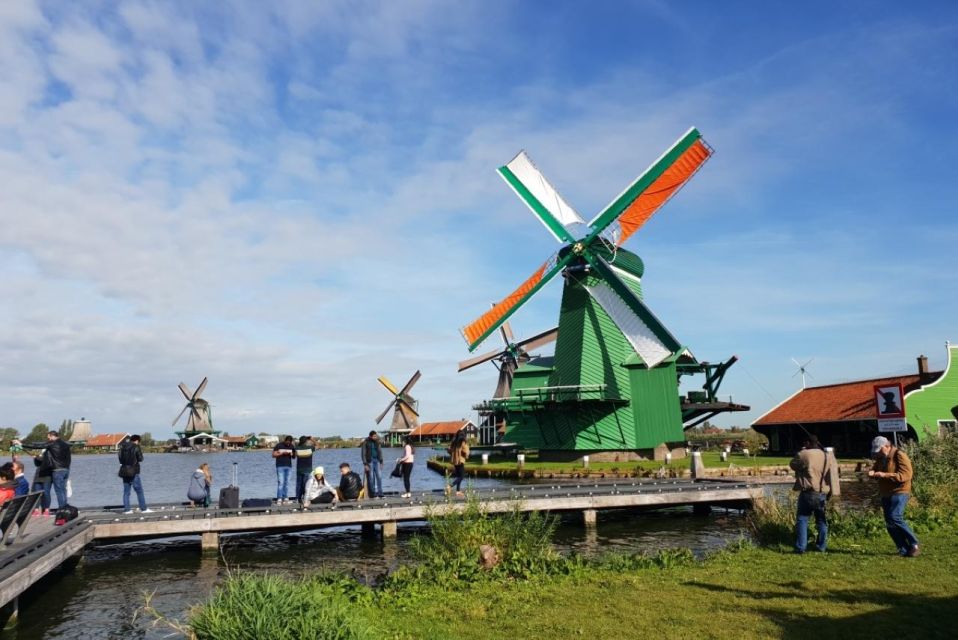 From Amsterdam: Giethoorn & Zaanse Schans Tour W/ Small Boat - Tour Itinerary and Highlights