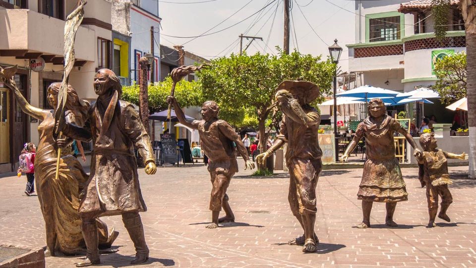 From Guadalajara: Downtown and Tlaquepaque Sightseeing Tour - Accessibility Details