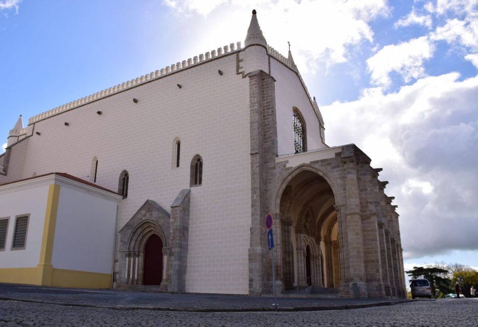 From Lisbon: Évora Tour With Wine Tasting Included - Évoras Historical Significance